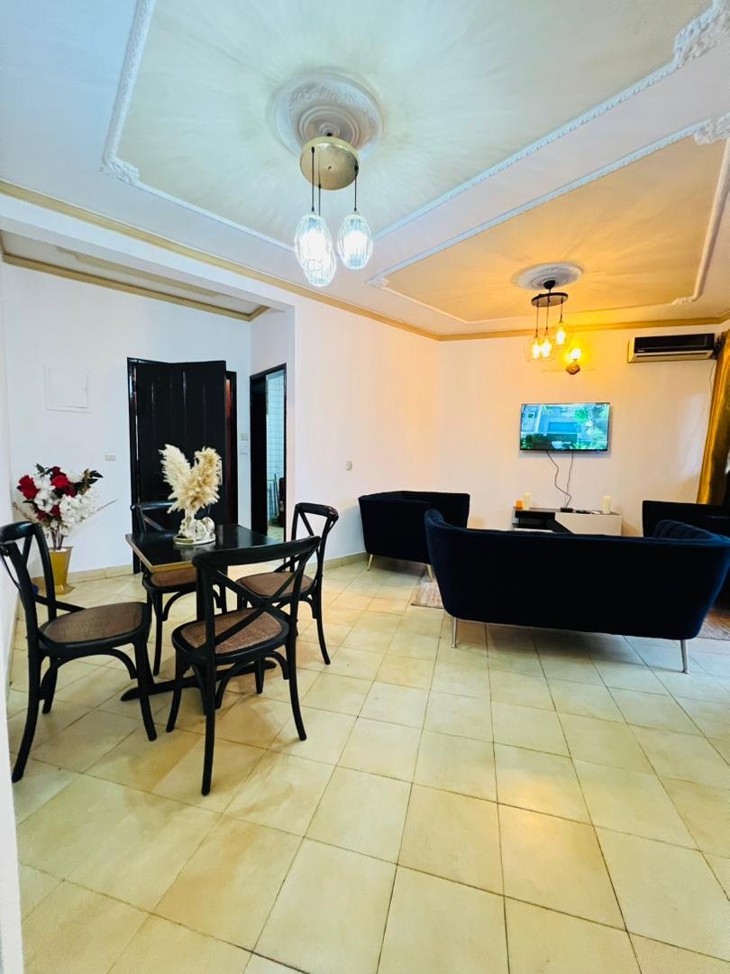 Appartement meublé climatisé situé à makepe