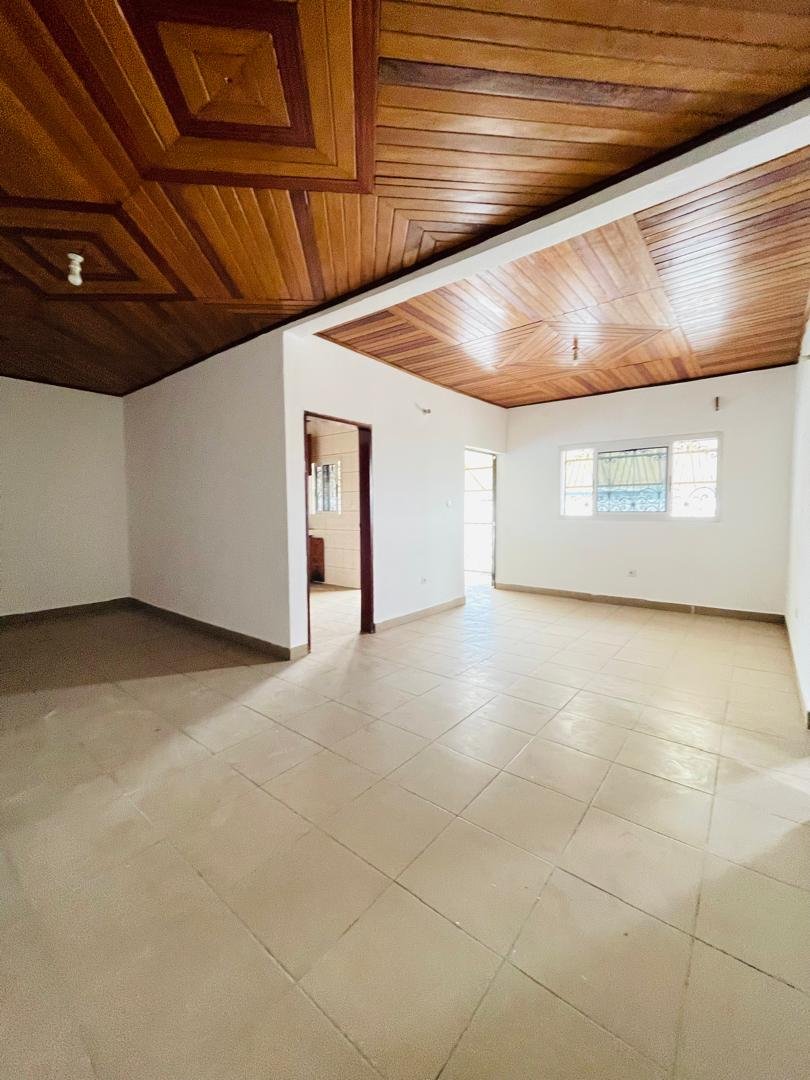 Appartement situé à YASSA dans un cadre agréable avec parking sécurisé