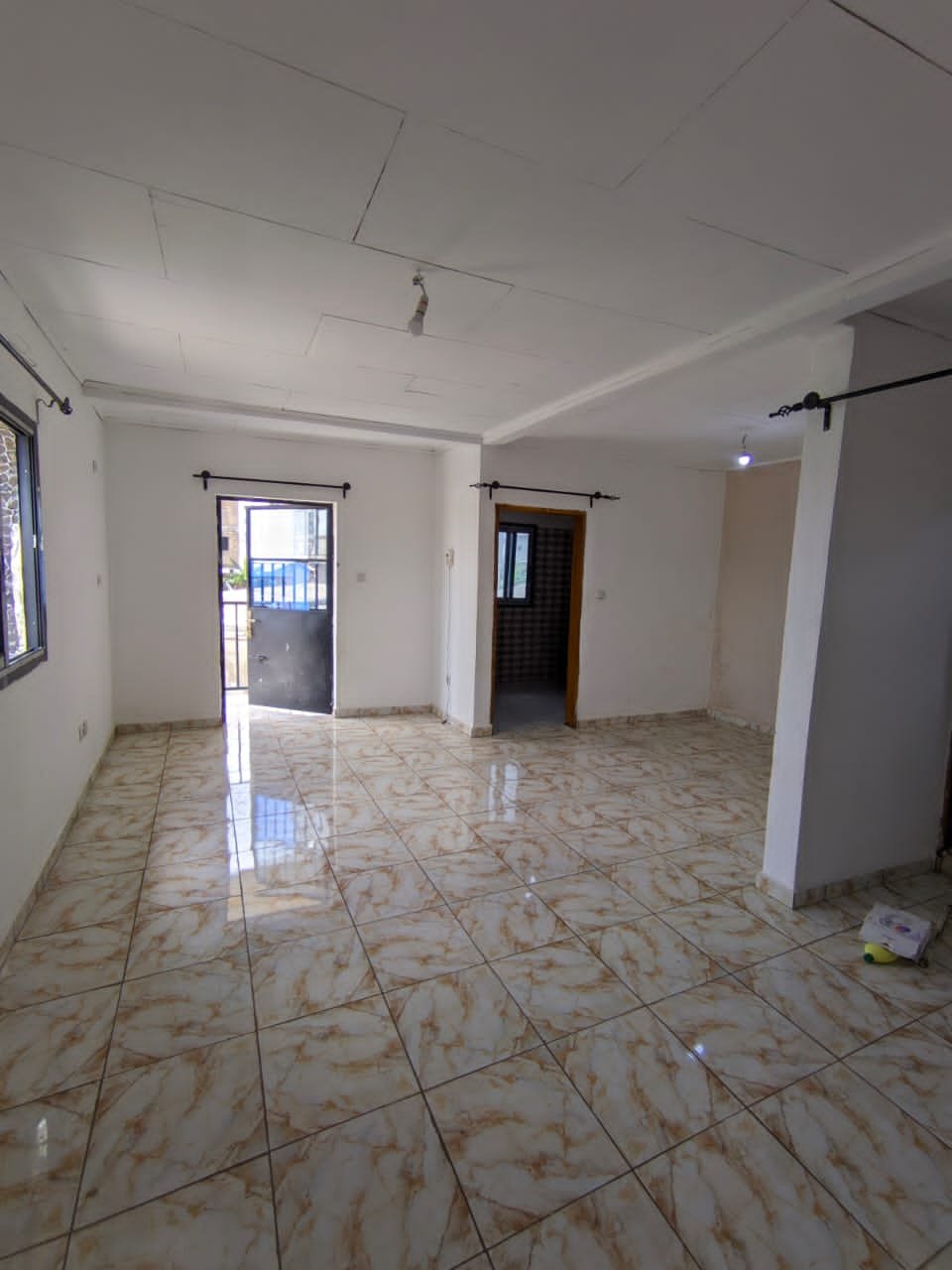 Magnifique appartement situé à kotto sur les pavés dans un cadre agréable et avec parking